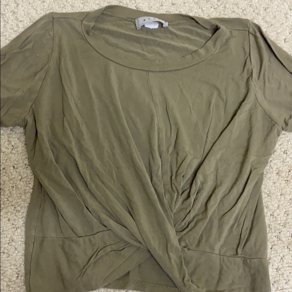 Gaze cropped shirt